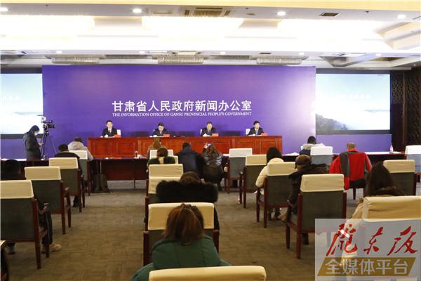 慶陽市8個縣（區(qū)）、570個貧困村、14.99萬戶61.05萬貧困人口全部脫貧
