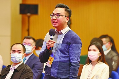 “走過千山萬水，從沒有忘卻來時的路”