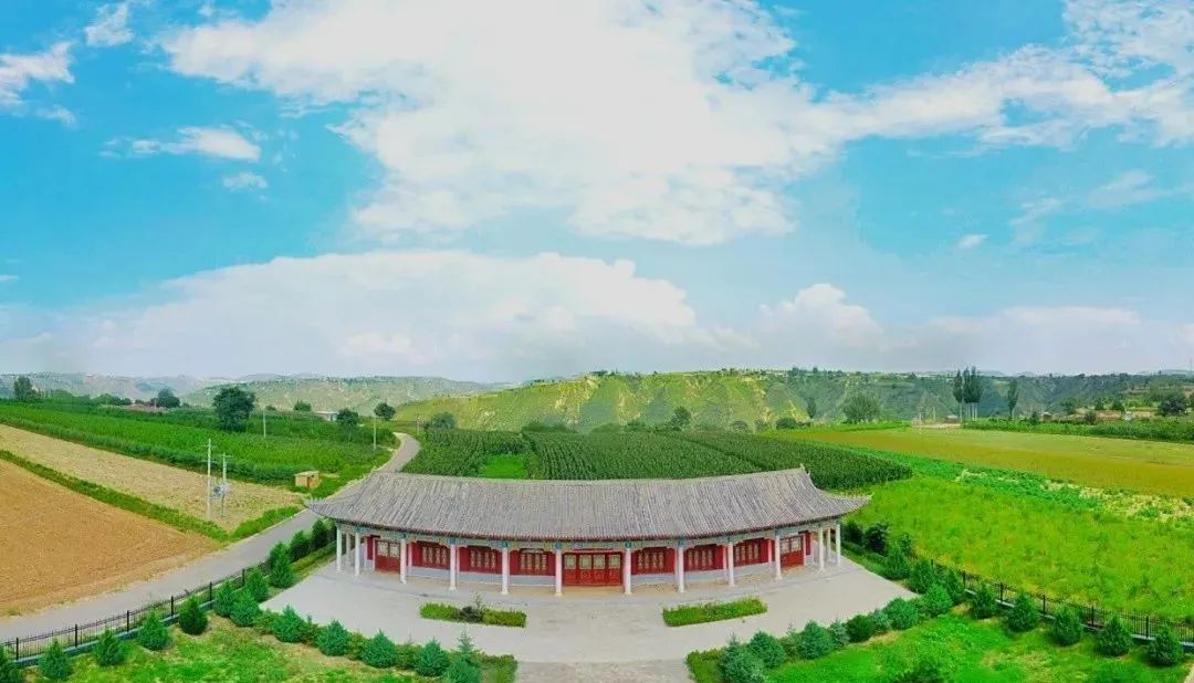 慶陽(yáng)市推出“慶百年學(xué)黨史·到南梁銘初心” 紅色旅游精品線路，邀你來(lái)打卡！