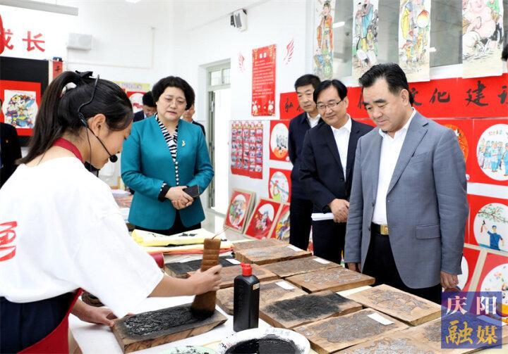向全市少年兒童致以節(jié)日祝福！黃澤元開(kāi)展“六一”國(guó)際兒童節(jié)慰問(wèn)活動(dòng)