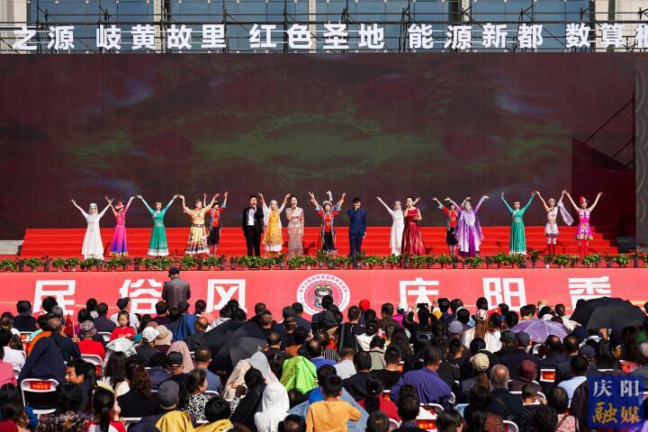 【攝影報(bào)道】“和諧慶陽大舞臺(tái)”合水縣文藝節(jié)目展演舉行