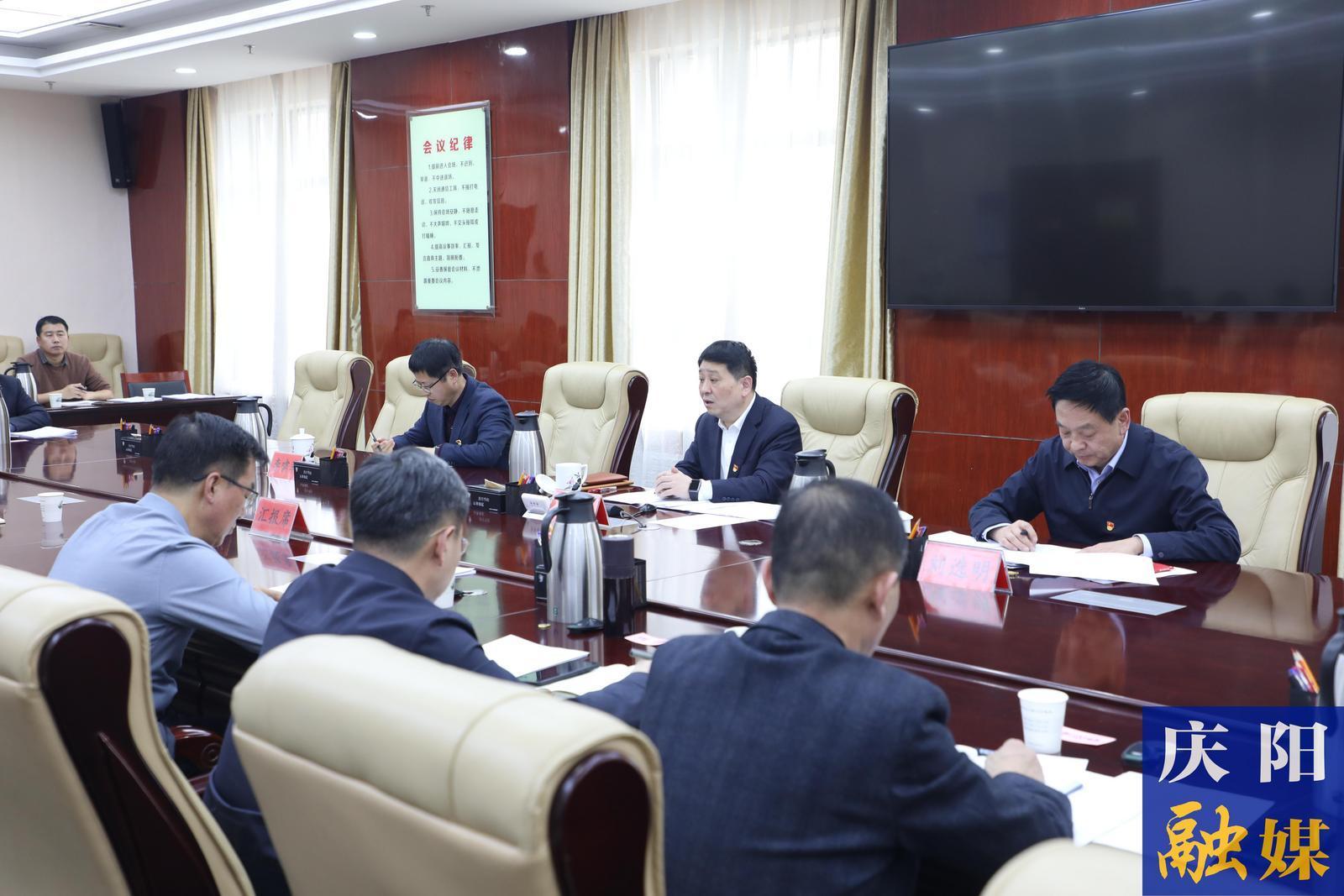 周繼軍在參加市政府辦公室黨支部主題黨日活動時(shí)指出  以總書記囑托統(tǒng)攬導(dǎo)航 胸懷“國之大者” 堅(jiān)定不移沿著習(xí)近平總書記指引的方向前行