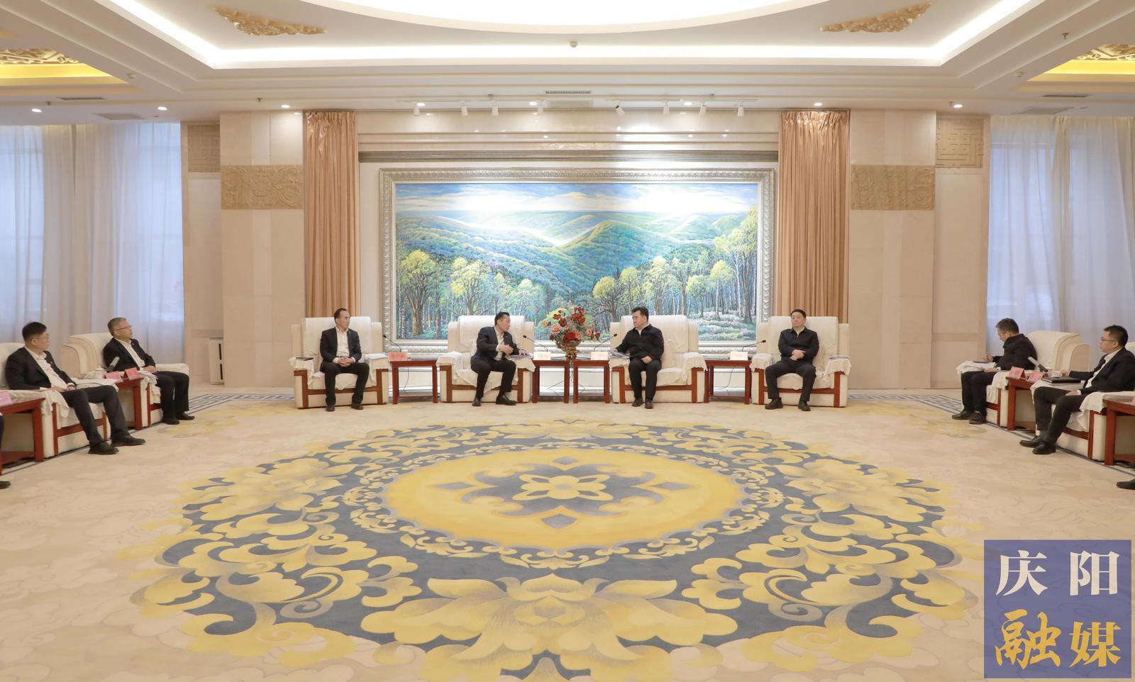 黃澤元周繼軍與中國鐵塔甘肅省分公司黨委書記、總經(jīng)理戴海兵一行座談