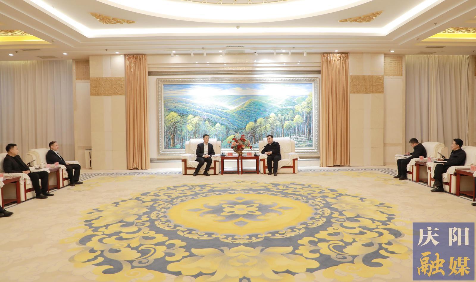 黃澤元與交通銀行甘肅省分行黨委書記、行長方衛(wèi)星一行座談