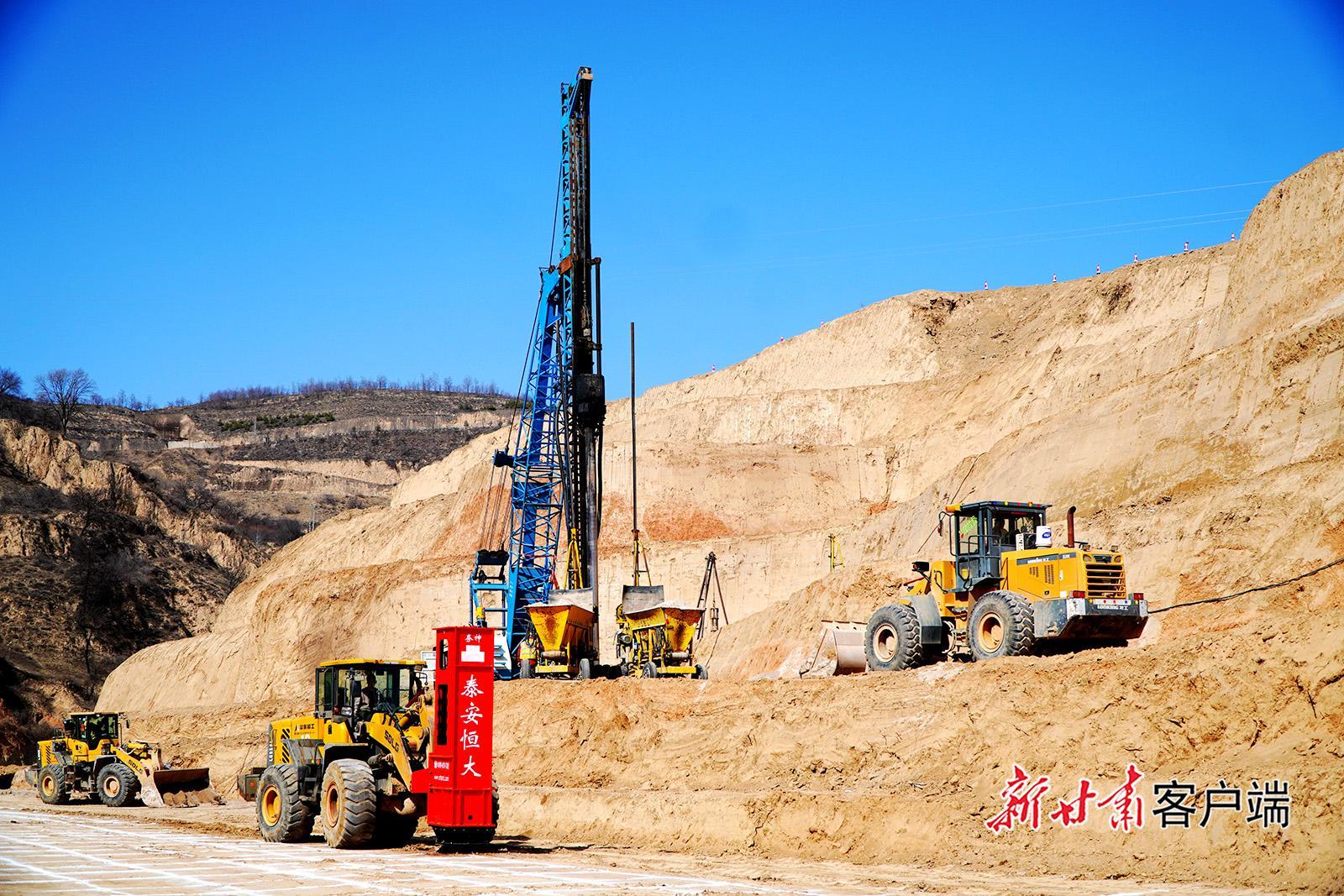 華池至二十里溝口段公路項目建設(shè)火熱進行