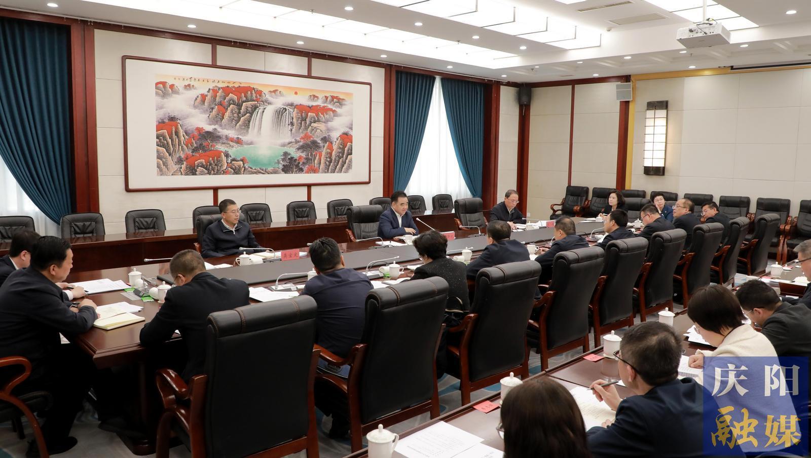 慶陽市委人才工作領(lǐng)導(dǎo)小組會(huì)議召開 黃澤元出席并講話